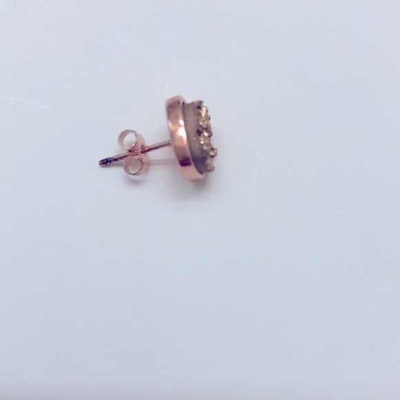 New eLiasz and eLLa Rose Gold Hustle City Studs - Picture 4 of 6